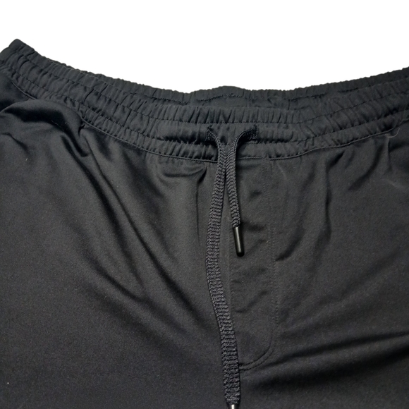 Under Armour Men’s Black Performance Training Shorts - Picture 5 of 11